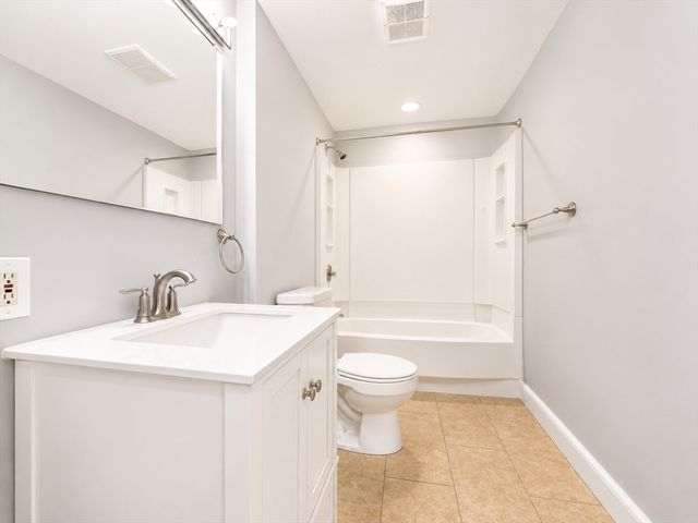 2 Millwood Cir, Framingham, MA 01701