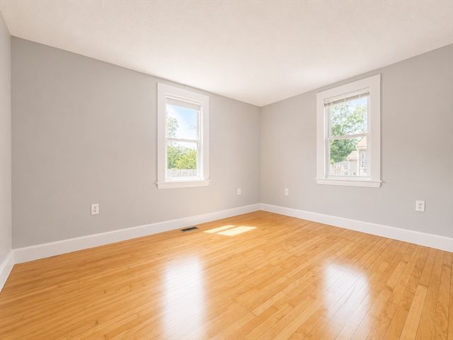 2 Millwood Cir, Framingham, MA 01701