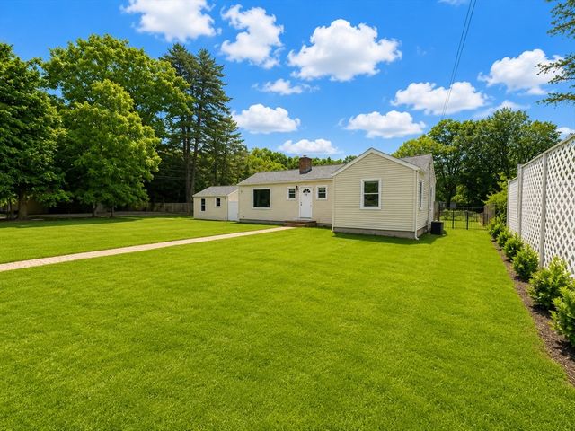 2 Millwood Cir, Framingham, MA 01701