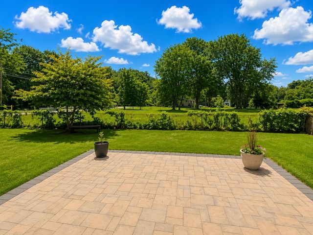 2 Millwood Cir, Framingham, MA 01701
