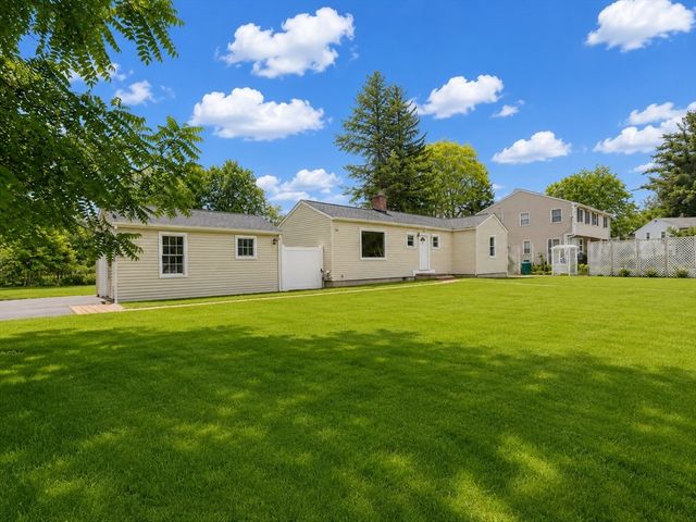 2 Millwood Cir, Framingham, MA 01701