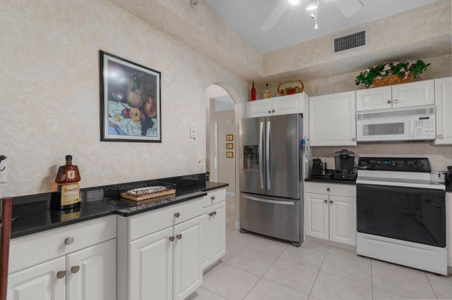 7546 La Paz Blvd 405, Boca Raton, FL 33433