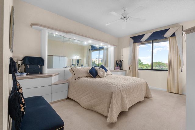 7546 La Paz Blvd 405, Boca Raton, FL 33433