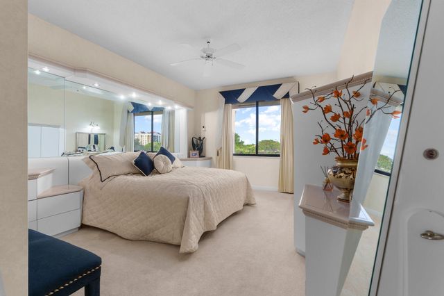 7546 La Paz Blvd 405, Boca Raton, FL 33433