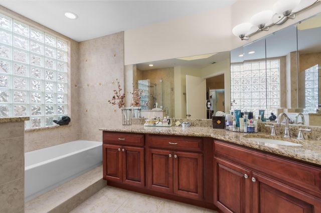 7546 La Paz Blvd 405, Boca Raton, FL 33433