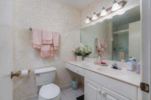 7546 La Paz Blvd 405, Boca Raton, FL 33433