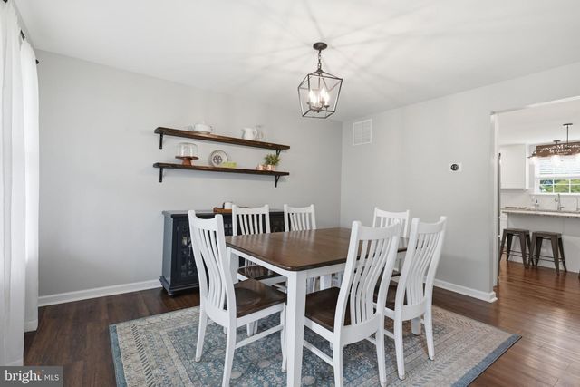 1072 BEAR RD, New Castle, DE 19720