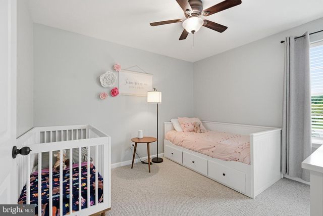1072 BEAR RD, New Castle, DE 19720