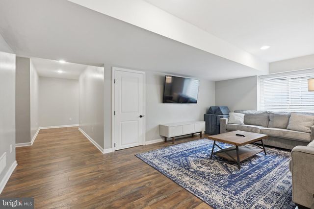 1072 BEAR RD, New Castle, DE 19720