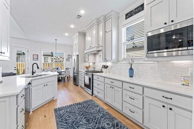 330 Rainforest Loop, Centerton, AR 72719