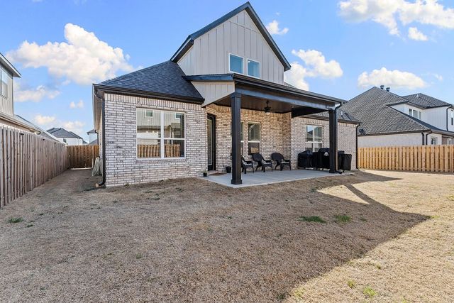 330 Rainforest Loop, Centerton, AR 72719