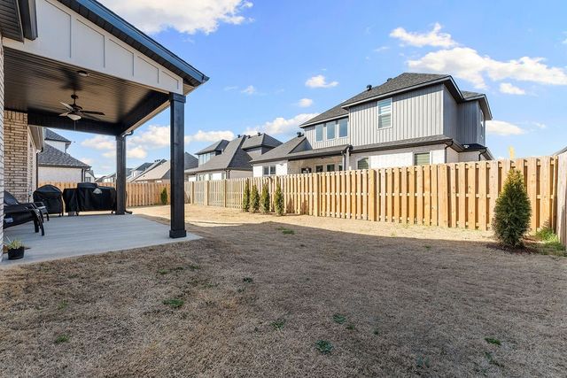 330 Rainforest Loop, Centerton, AR 72719