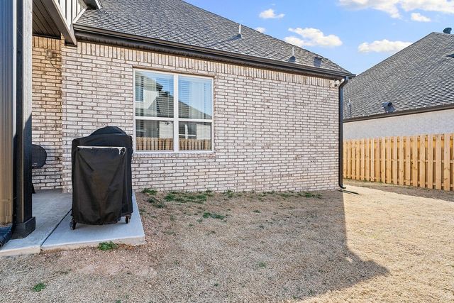 330 Rainforest Loop, Centerton, AR 72719