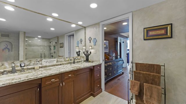 200 Wagner Pl Apt 206, Memphis, TN 38103