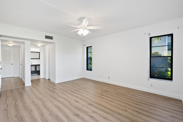 300 N HIGHWAY A1A 101M, Jupiter, FL 33477