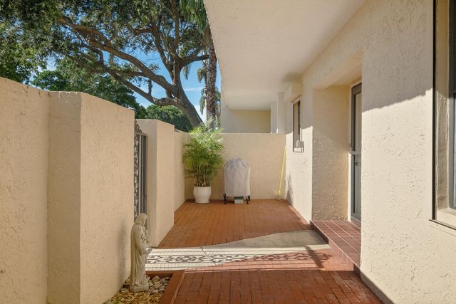 300 N HIGHWAY A1A 101M, Jupiter, FL 33477