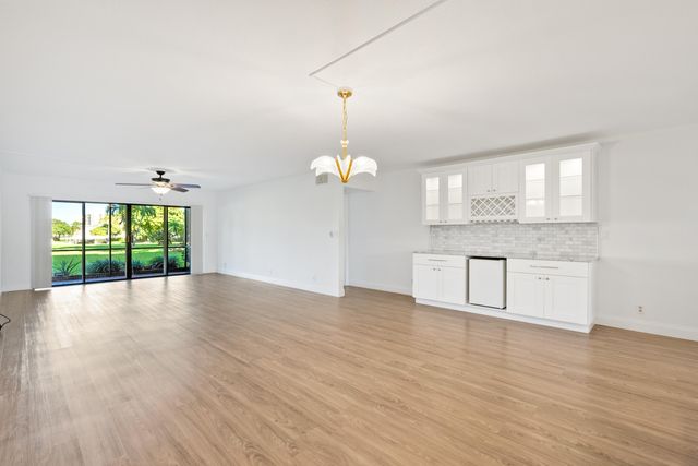300 N HIGHWAY A1A 101M, Jupiter, FL 33477