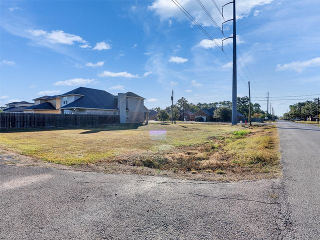 000 Morris, Road, East Bernard, TX 77435