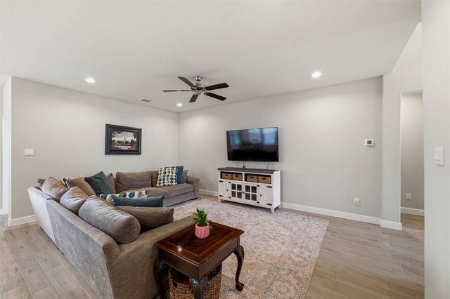 1927 Jackson Street, Cleburne, TX 76033