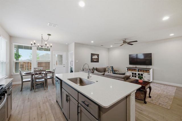 1927 Jackson Street, Cleburne, TX 76033