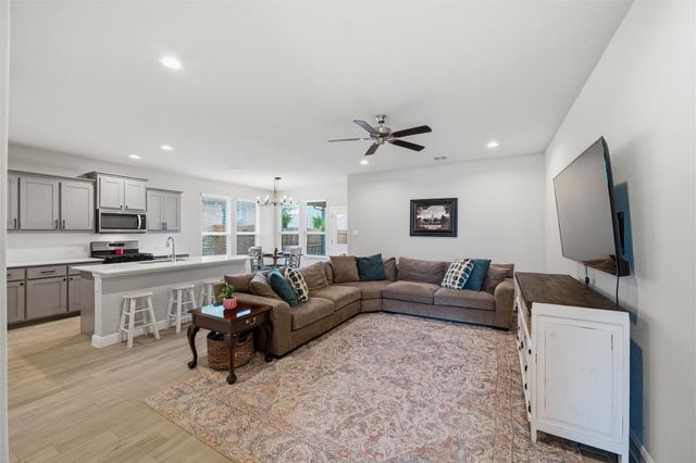 1927 Jackson Street, Cleburne, TX 76033