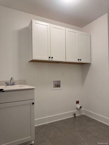 22615 Novi Road, Novi, MI 48375