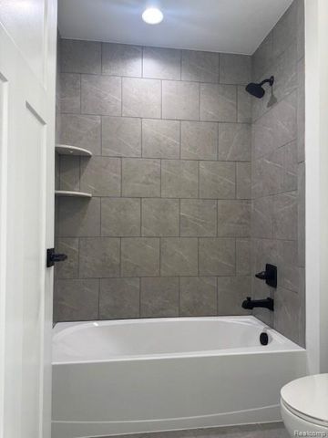 22615 Novi Road, Novi, MI 48375