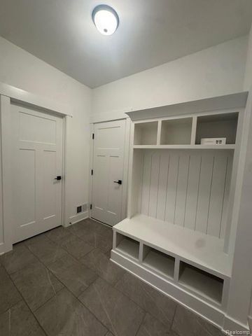 22615 Novi Road, Novi, MI 48375