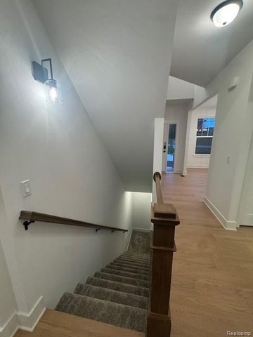 22615 Novi Road, Novi, MI 48375