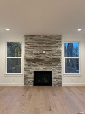 22615 Novi Road, Novi, MI 48375