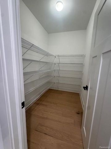 22615 Novi Road, Novi, MI 48375