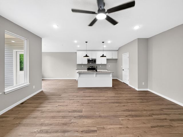 585 Bailiwick Drive, Rogersville, MO 65742