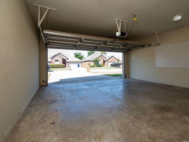 133 Sancerre Drive, Maumelle, AR 72113