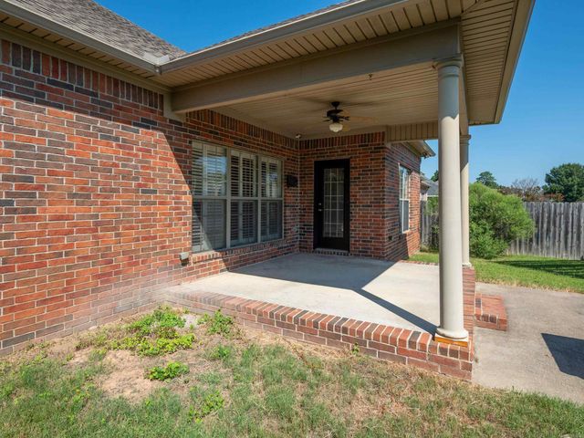 133 Sancerre Drive, Maumelle, AR 72113