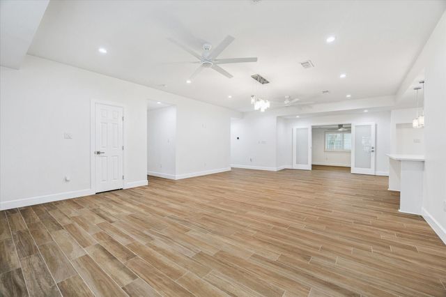 5615 Indigo Street, Houston, TX 77096