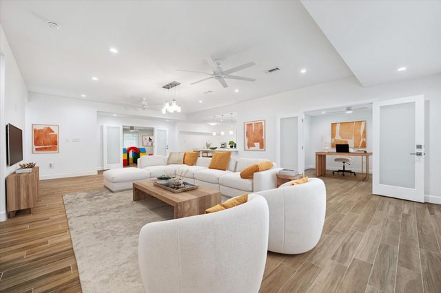 5615 Indigo Street, Houston, TX 77096