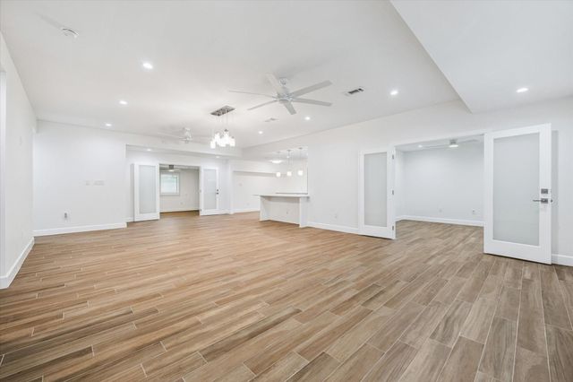 5615 Indigo Street, Houston, TX 77096