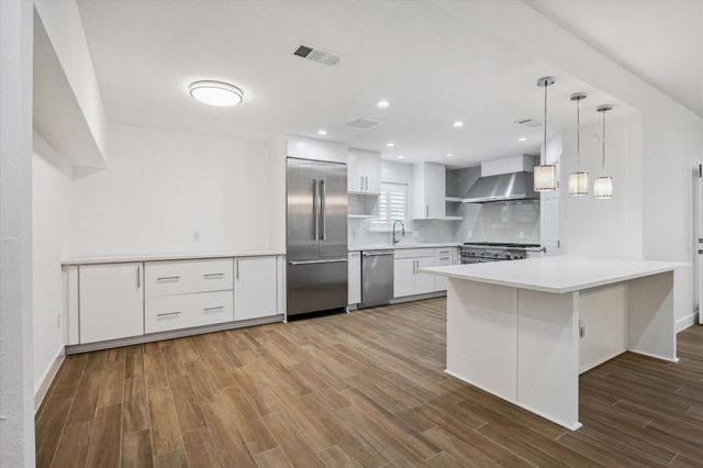 5615 Indigo Street, Houston, TX 77096