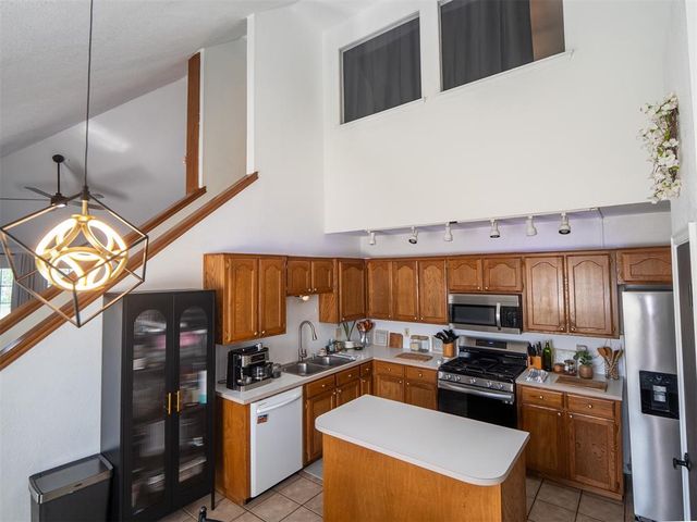 1612 SW 23rd Street, Moore, OK 73170