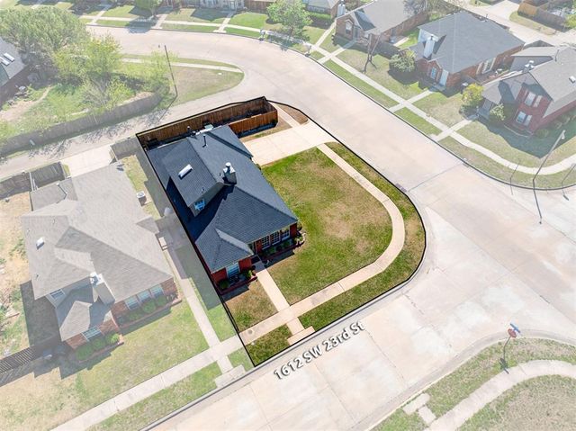 1612 SW 23rd Street, Moore, OK 73170