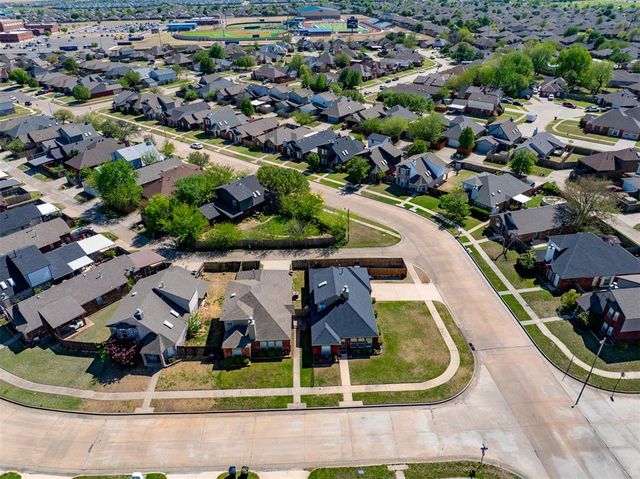 1612 SW 23rd Street, Moore, OK 73170