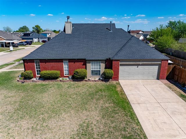 1612 SW 23rd Street, Moore, OK 73170