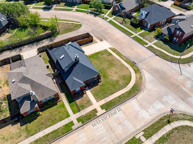 1612 SW 23rd Street, Moore, OK 73170
