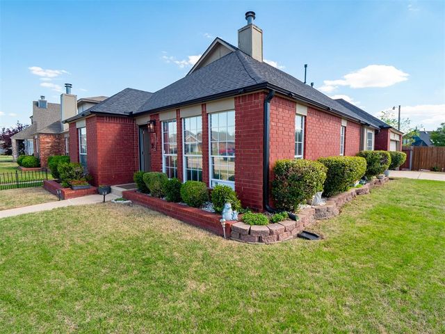 1612 SW 23rd Street, Moore, OK 73170