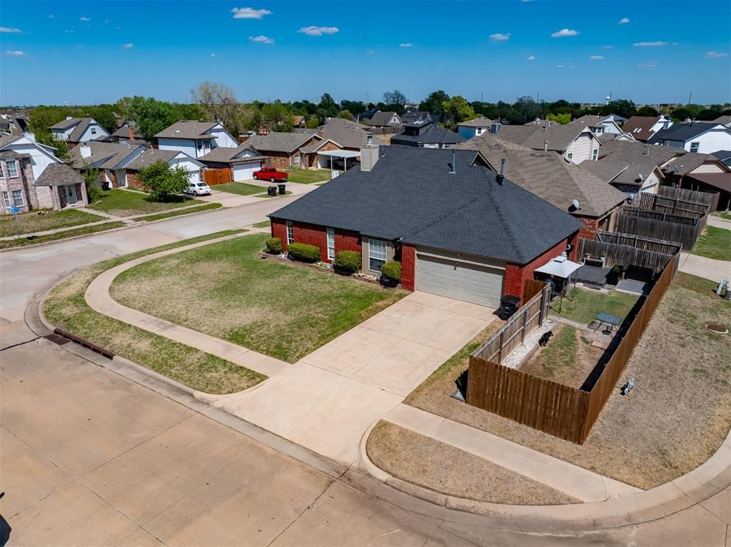 1612 SW 23rd Street, Moore, OK 73170