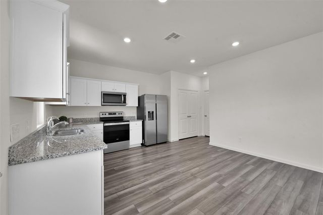 14818 Calderon Drive, Conroe, TX 77316