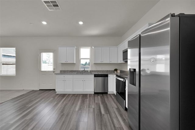 14818 Calderon Drive, Conroe, TX 77316