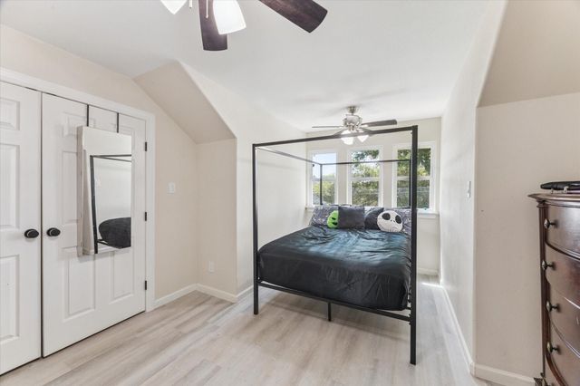 813 W Galveston Street, League City, TX 77573