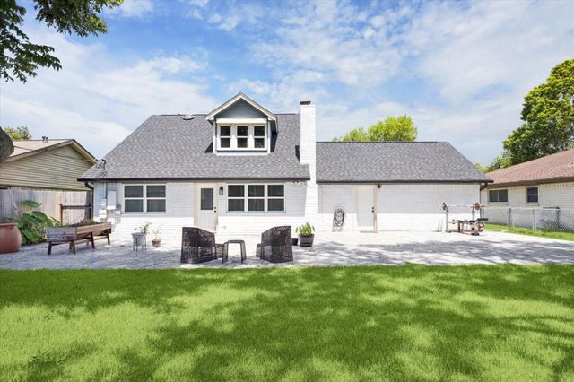 813 W Galveston Street, League City, TX 77573