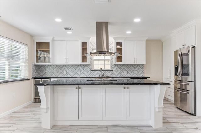 813 W Galveston Street, League City, TX 77573